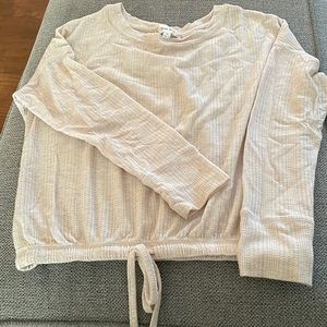 Longsleeve cream cropped top